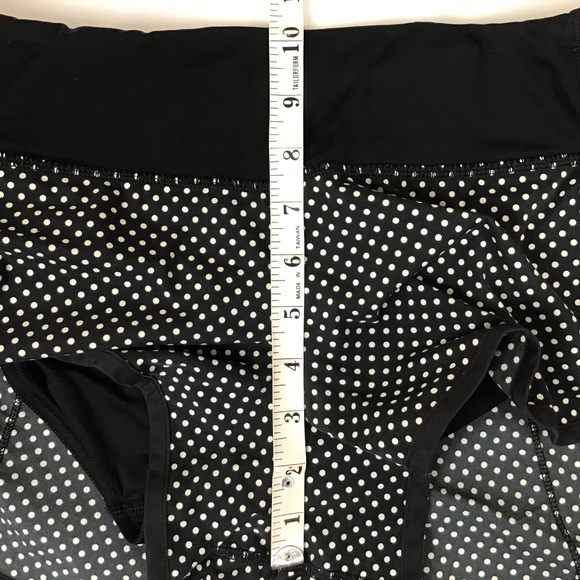 Lululemon Black Polka Dot Speed Up Shorts 2.5” - Picture 11 of 11